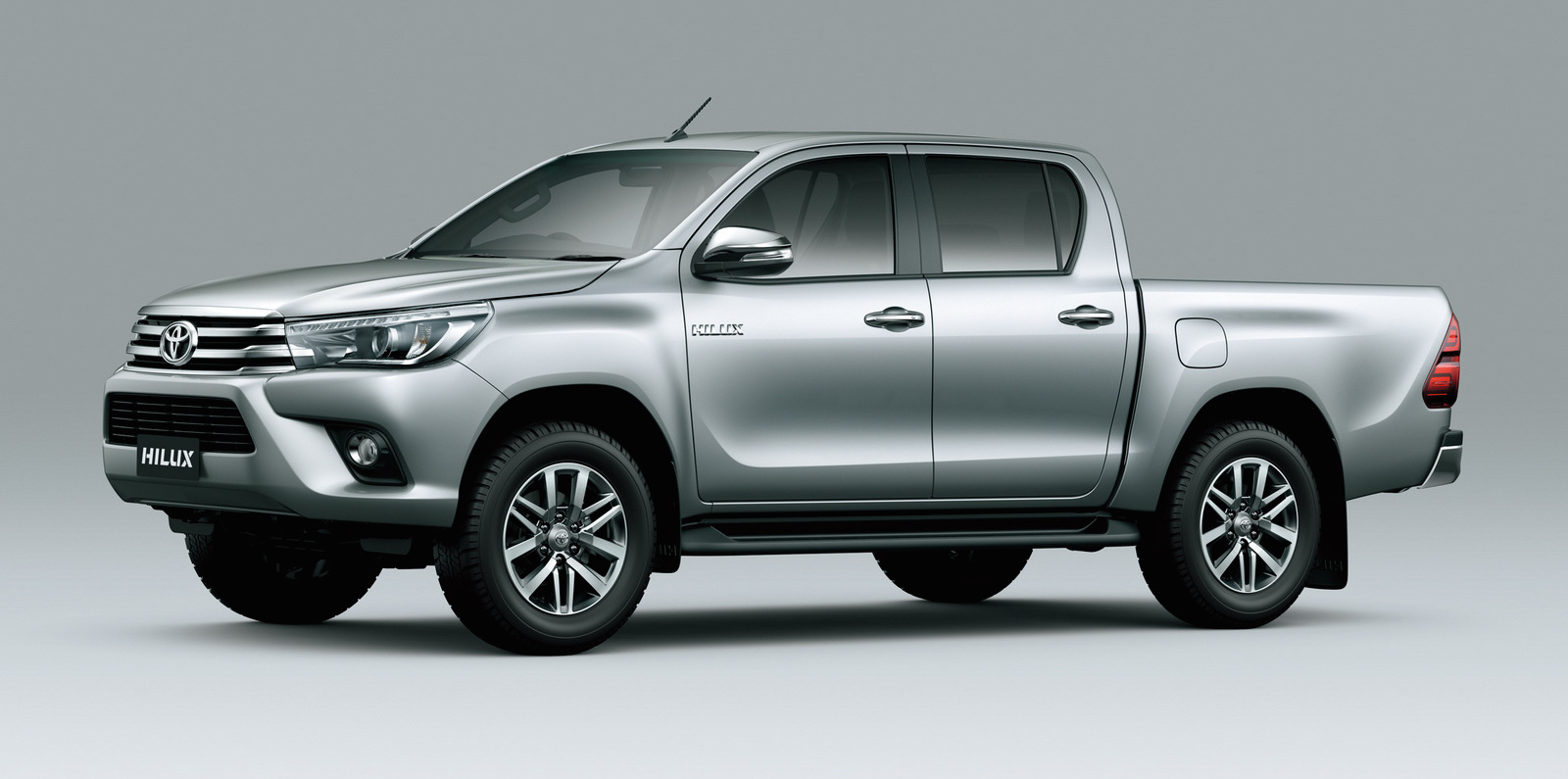 2016-toyota-hilux-double-cab-front-three-quarter-press-image